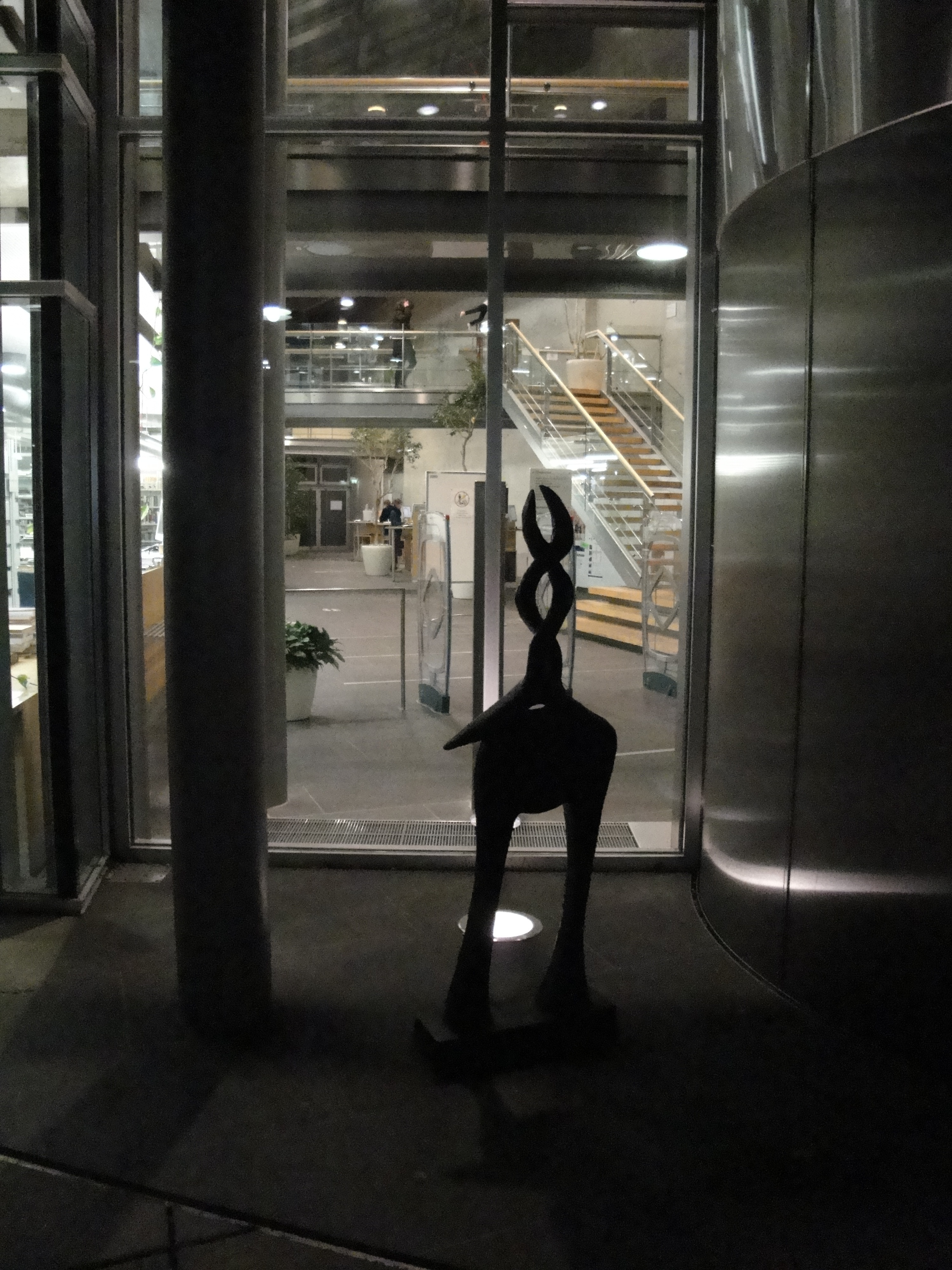 Skulptur "Drehhorn" der Künstlerin Liesel Metten Skulptur "Drehhorn" der Künstlerin Liesel Metten