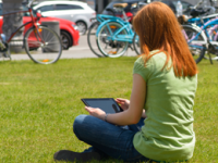 Studentin mit Tablet Studentin mit Tablet